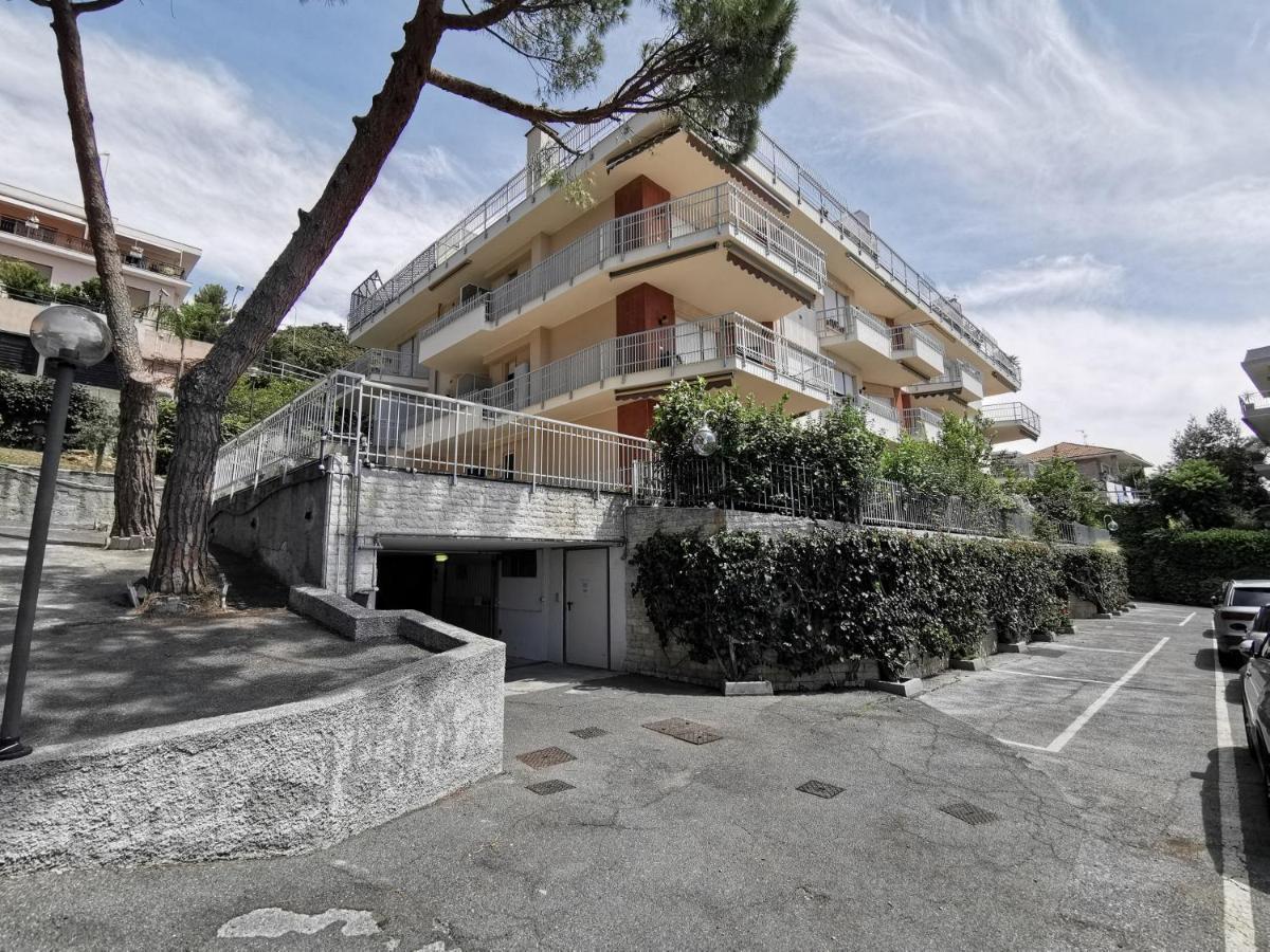 Wh - Appartamento Siccardi In Zona Residenziale Con Posto Auto Sanremo Exterior foto